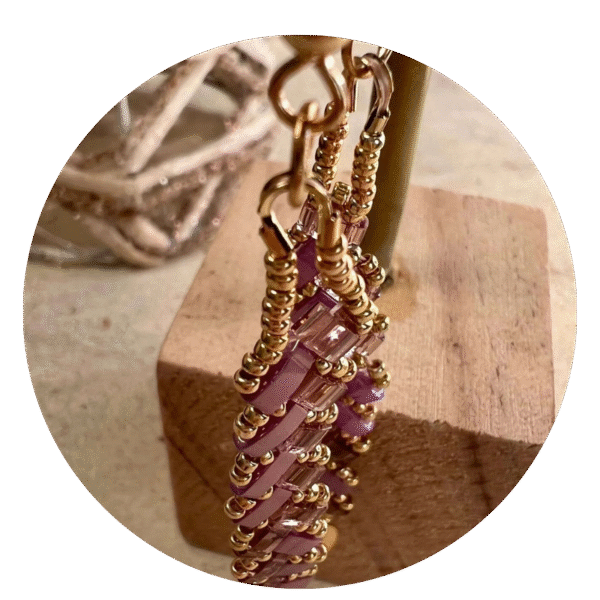 Boucles d’oreilles baguettes mauves