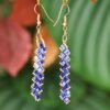 Boucles d’oreilles baguettes tissées à la main bleu nuit